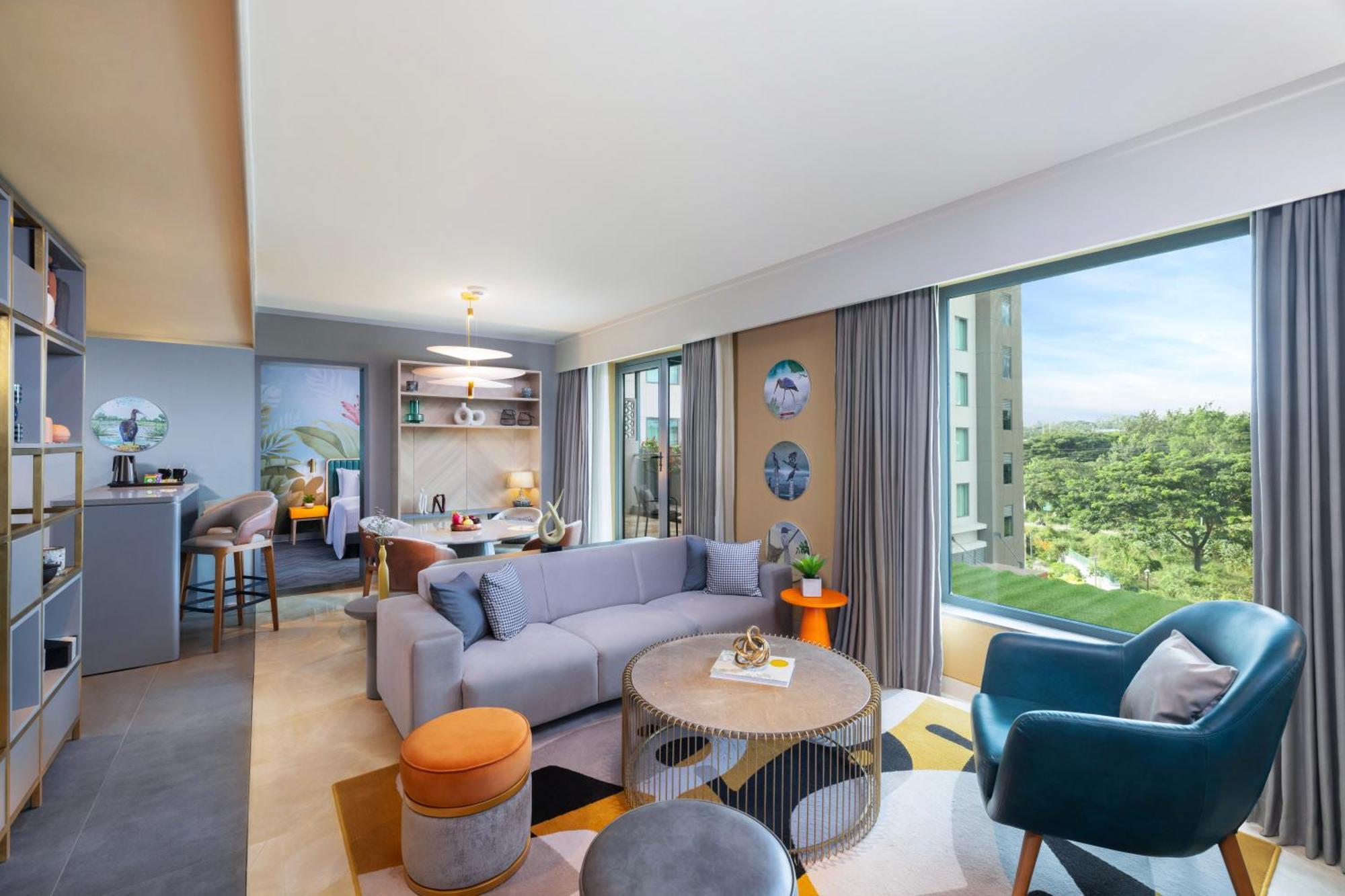 ホテル Ibis Styles Mysuru エクステリア 写真